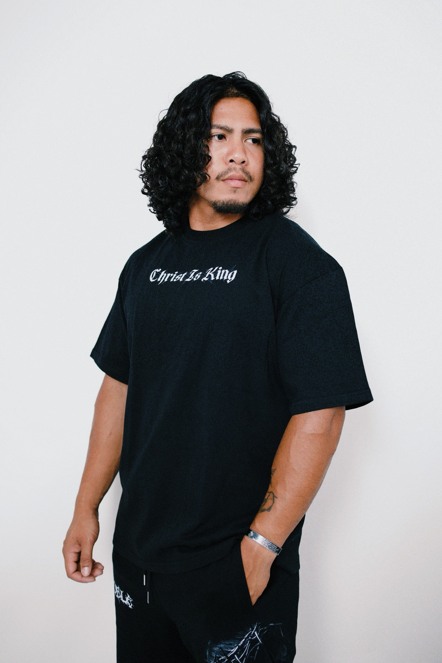 “CHRIST IS KING V2” OVERSIZED TEE