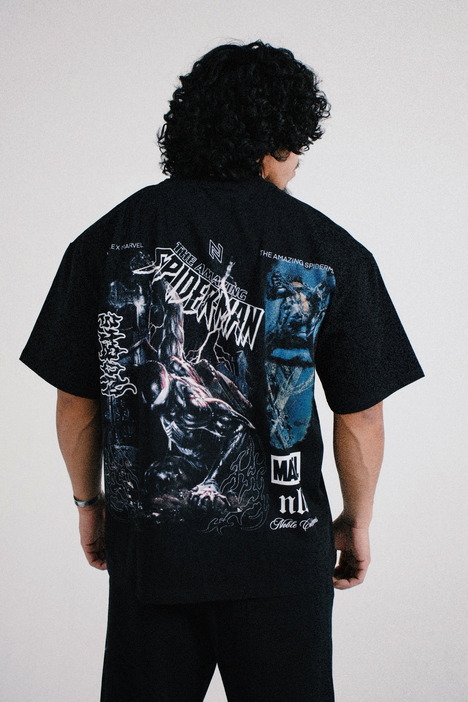 BLACK SYMBIOTE SPIDERMAN OVERSIZED TEE