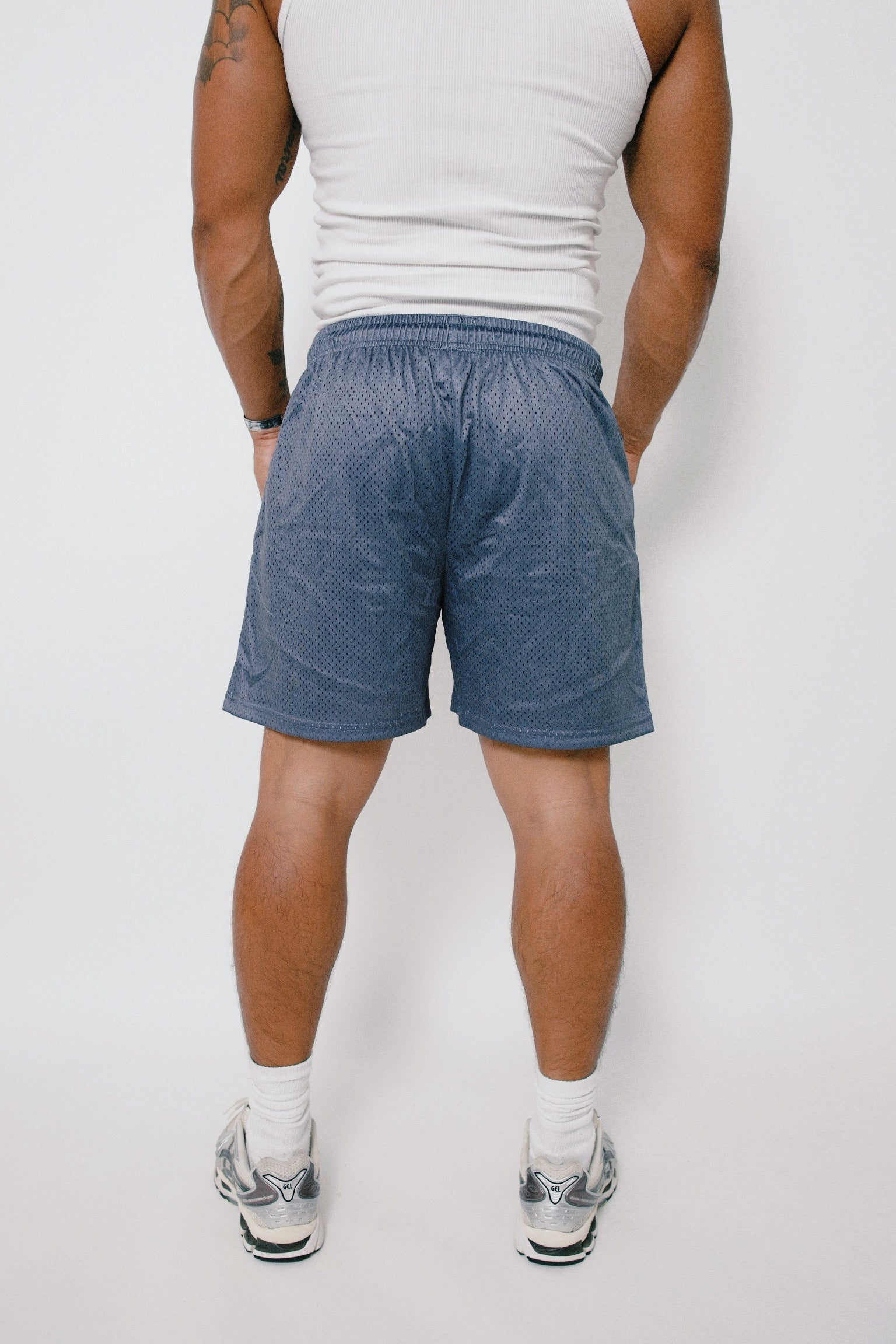 4:13 CROSS 6IN MESH SHORT (GREY)