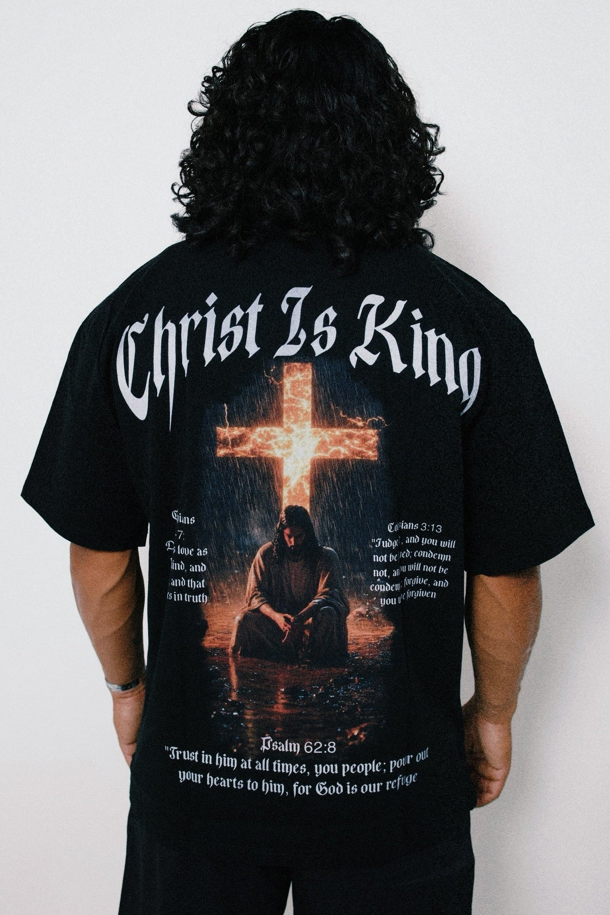 “CHRIST IS KING” OVERSIZED TEE