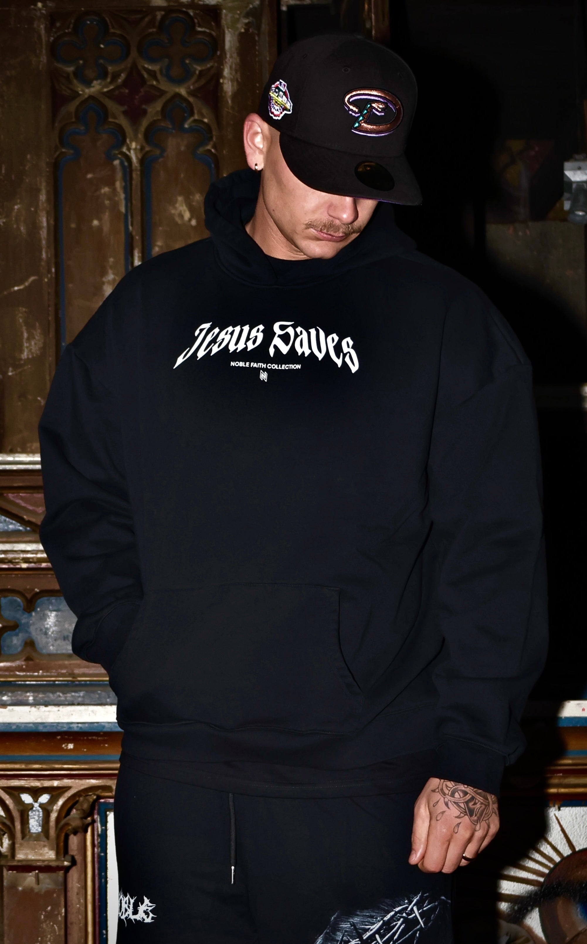 JESUS SAVES HOODIE - noble