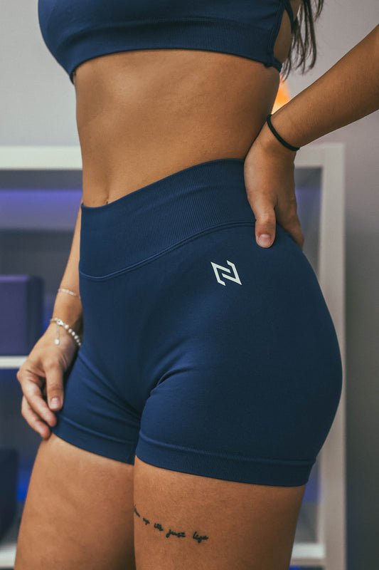 V SCRUNCH SHORTS (RACER BLUE)