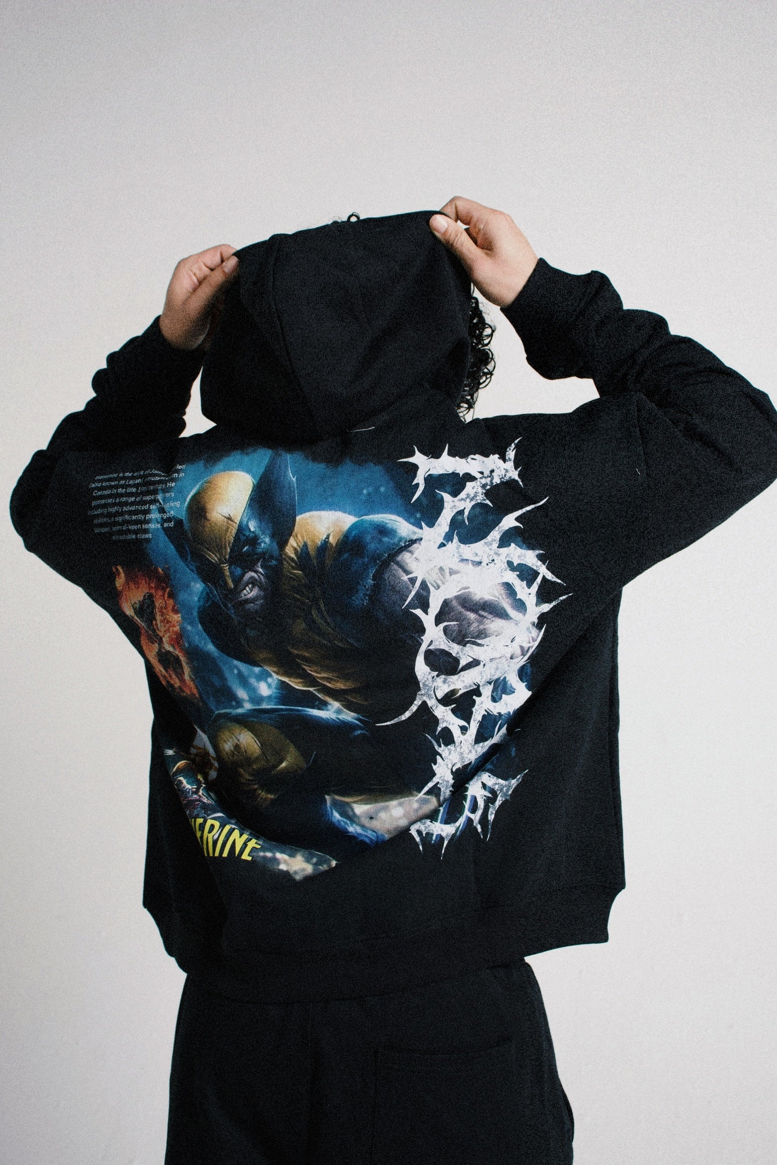 WOLVERINE OVERSIZED HOODIE