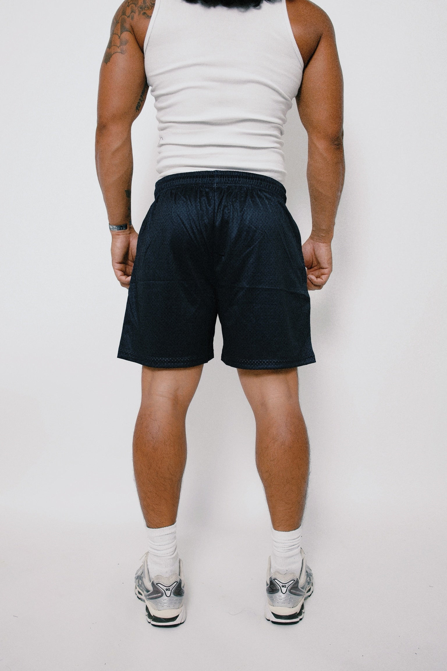 4:13 CROSS 6IN MESH SHORT (BLACK)