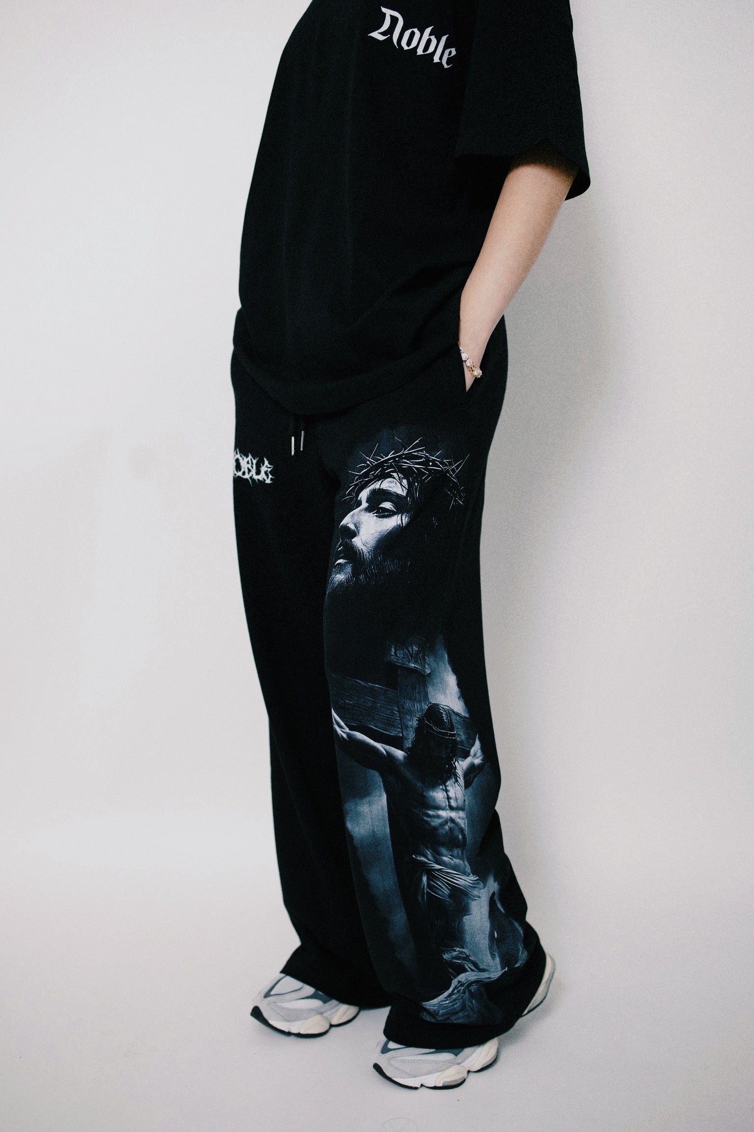 “JESUS LOVES” BAGGY SWEATS
