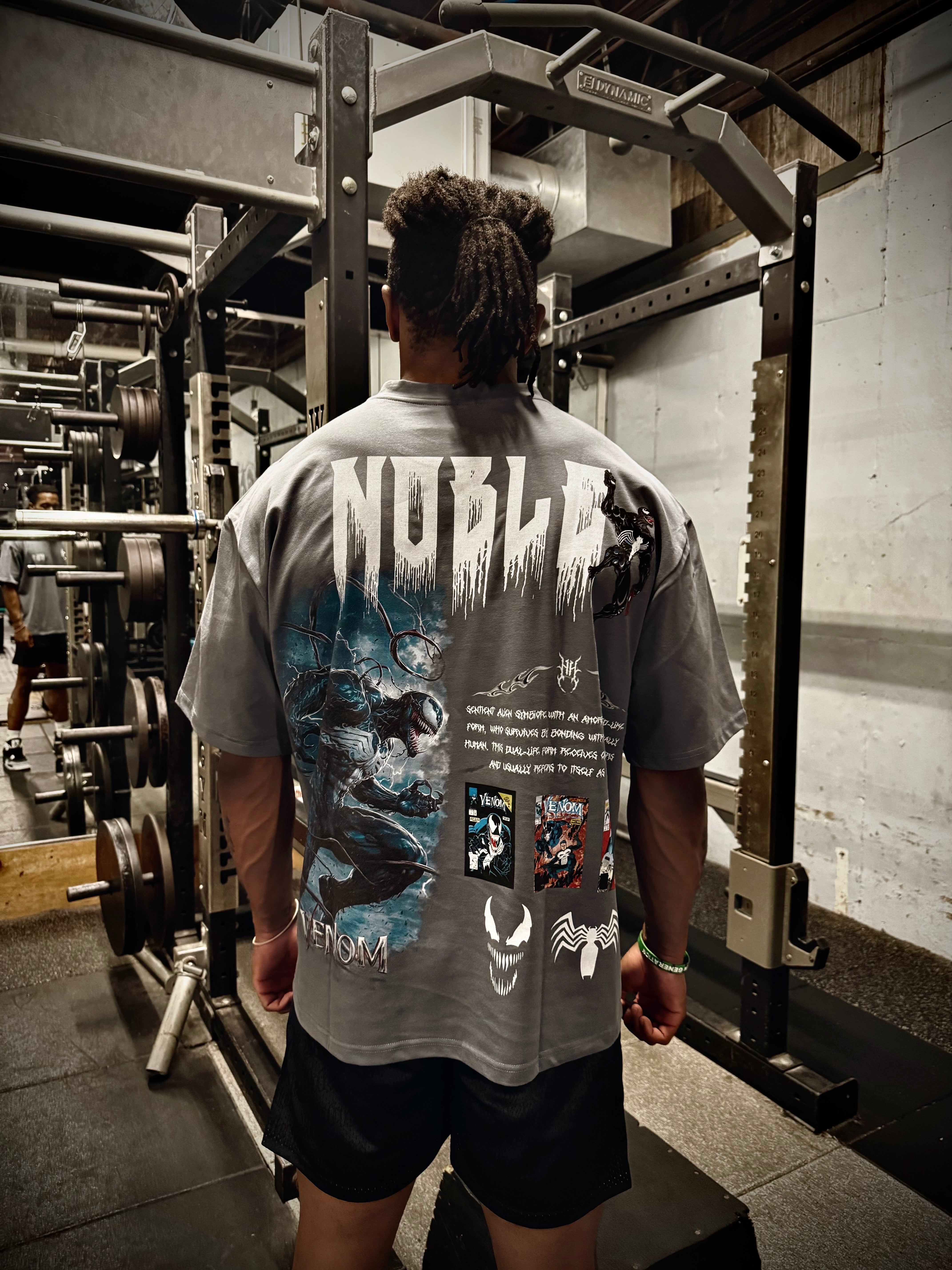 OVERSIZED “VENOM” TEE