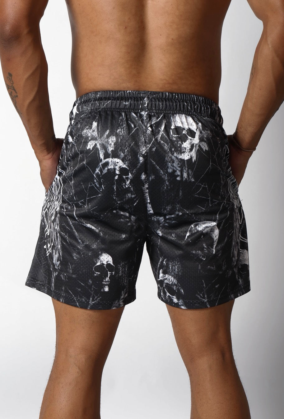 FOREST SKULL CAMO MESH SHORTS | BLACK