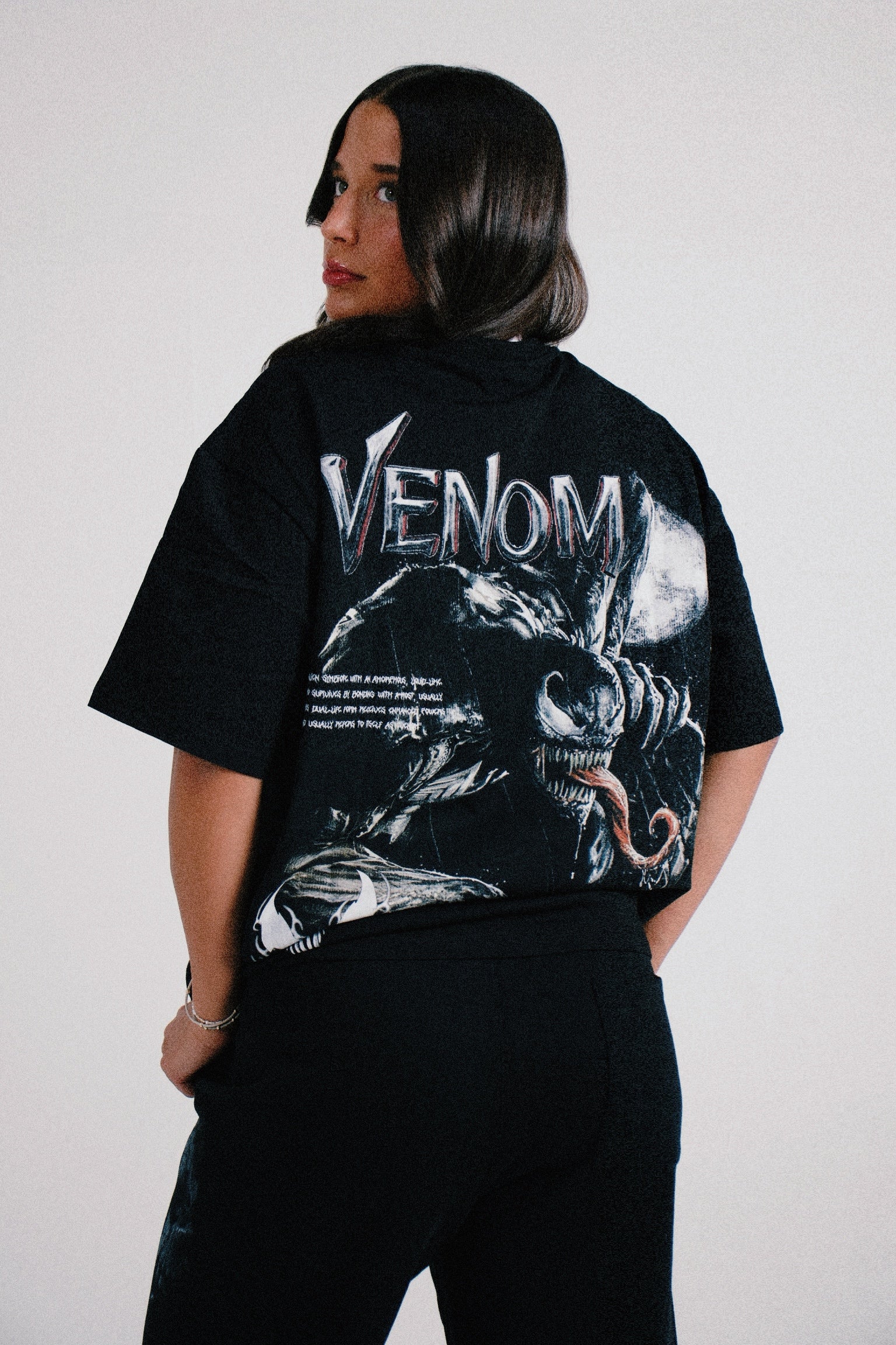 V3NOM OVERSIZED TEE