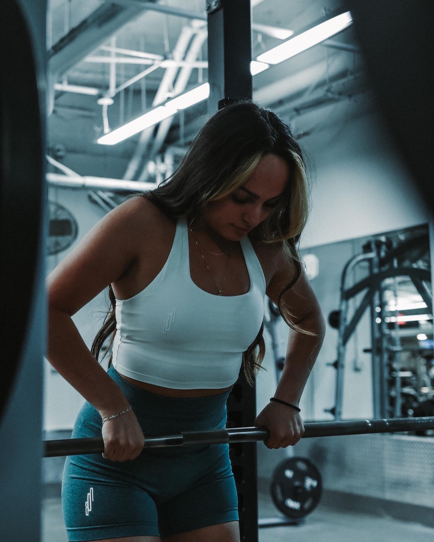 HALTER TOP SPORTS BRA (WHITE)